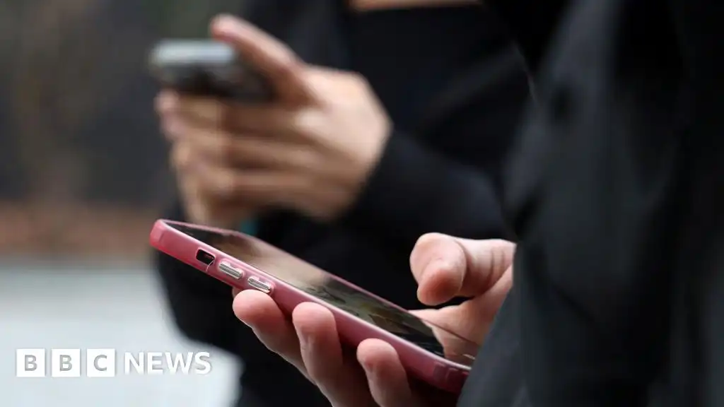 Tech firms had 'enough time' says Nandy ahead of social media announcement