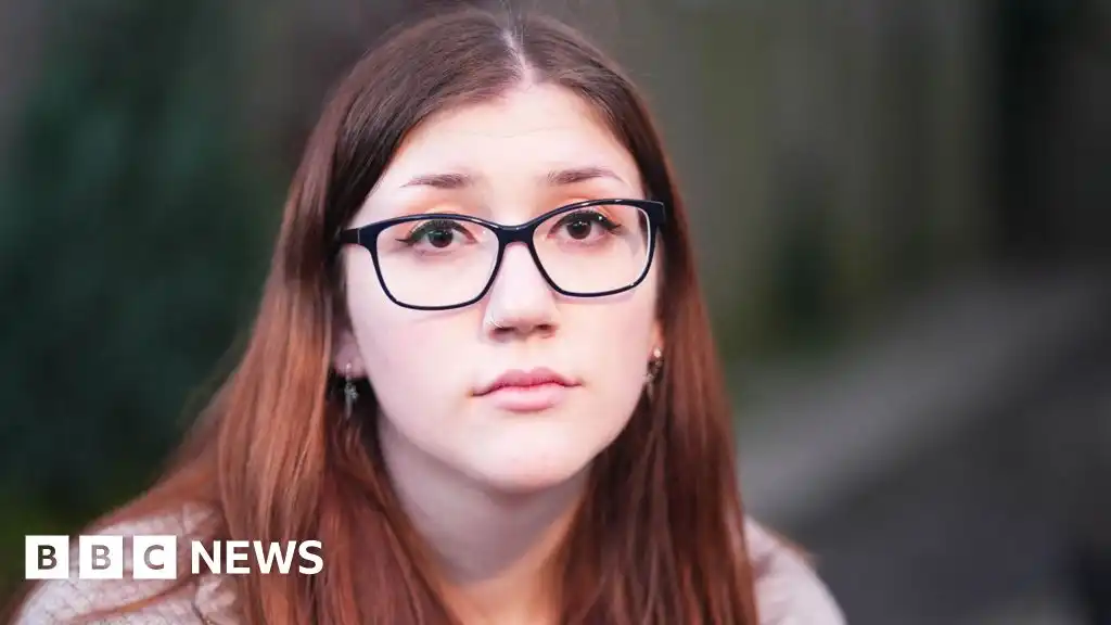 Teenage patients 'ignored' before fatal NHS trust failures