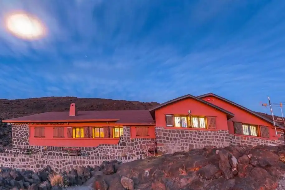 Teide's iconic Altavista Mountain Refuge to reopen after five years