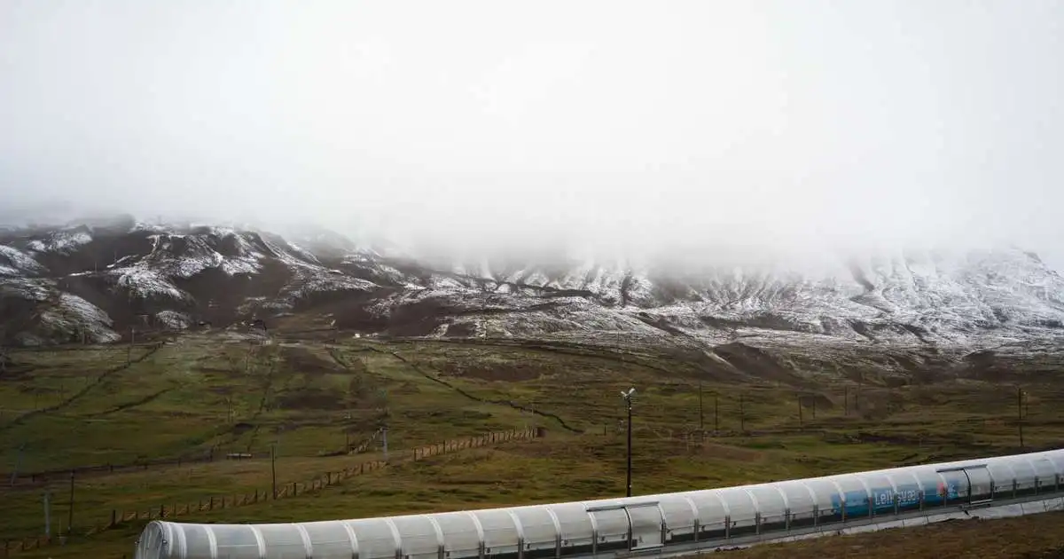 Tekið að grána í fjöllum við Akureyri