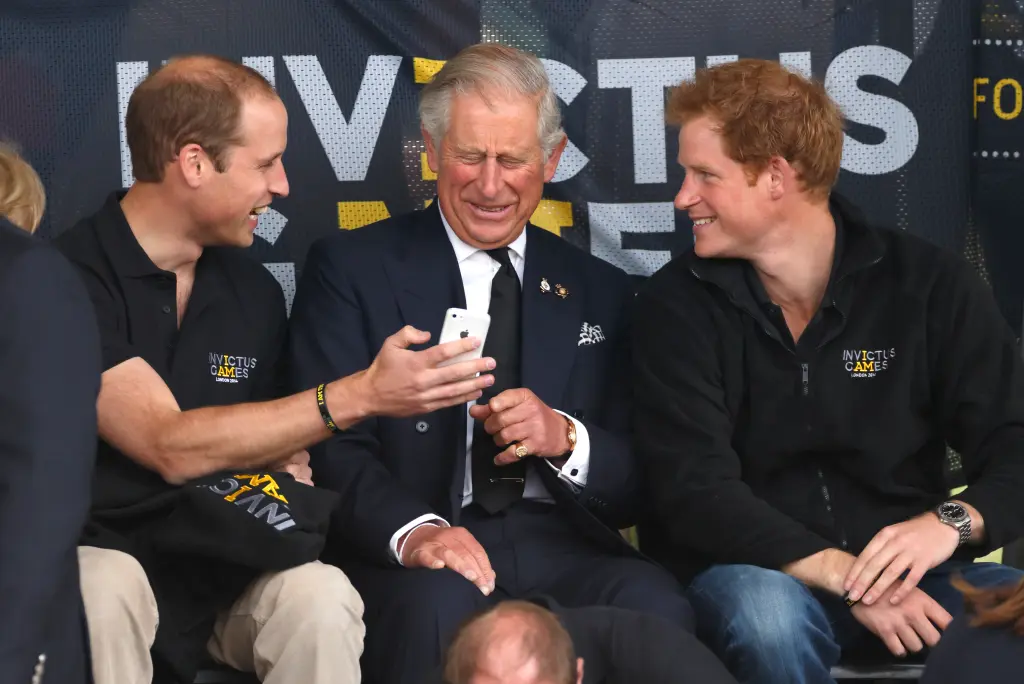 Það er ekki bara Harry - Samband konungs og Vilhjálms einnig stirt: „Heldur að hann viti best“