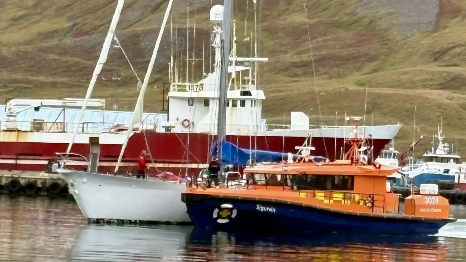 „Það var bara blanka­logn hjá þeim og þeir voru með ó­virka vél“ - Vísir
