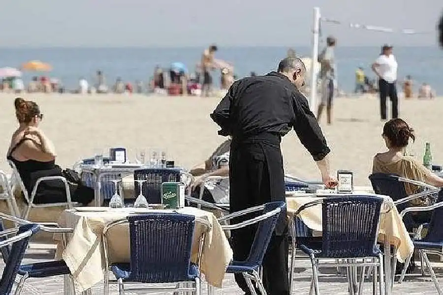 The Canaries have second lowest salaries in Spain despite record year for tourism