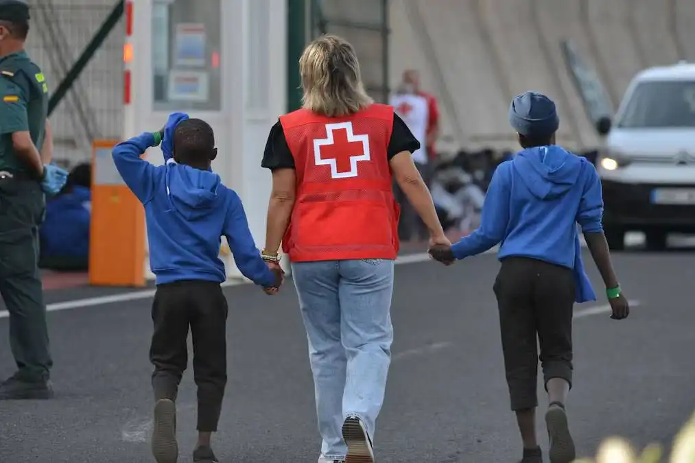 The Canary Islands begins closing centres for migrant children as arrival numbers fall