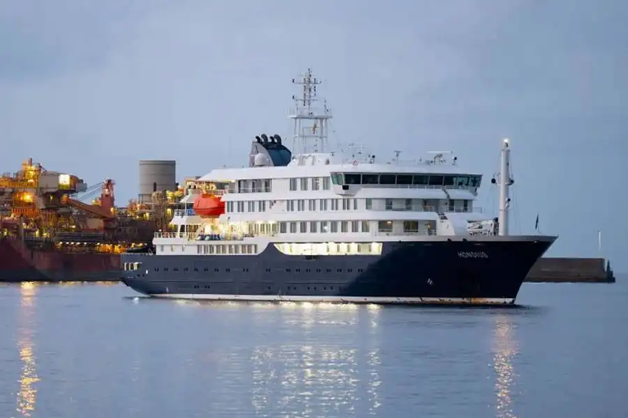 The Hondius evacuation nears completion in Tenerife after 94 passengers left on Sunday