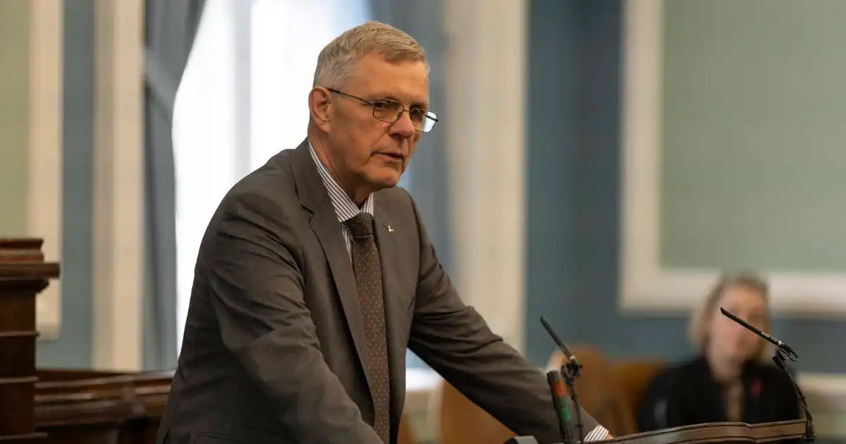 Þingfundi slitið eftir gagnrýni á fundarhald á sjómannadagshelgi
