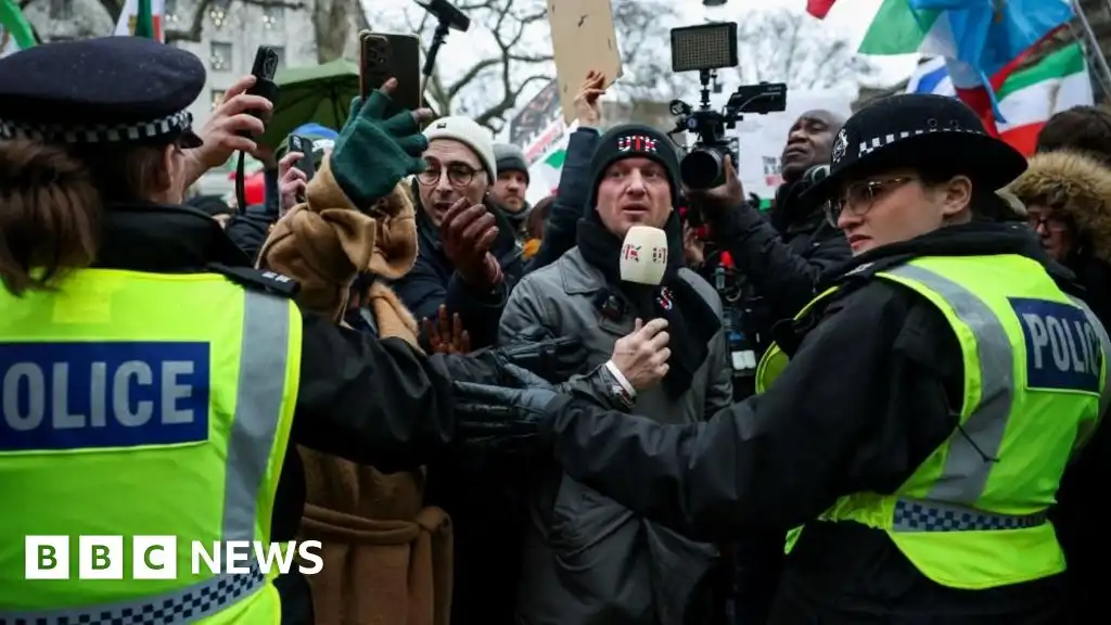 Thousands of officers deployed as crowds gather for London protests