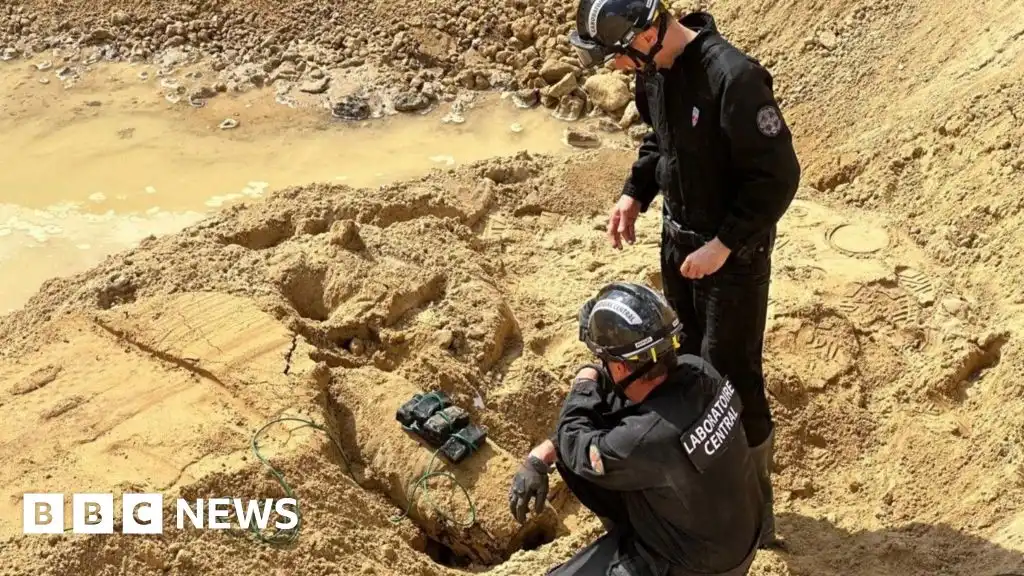 Thousands of Parisians evacuated as WW2 bomb detonated in situ