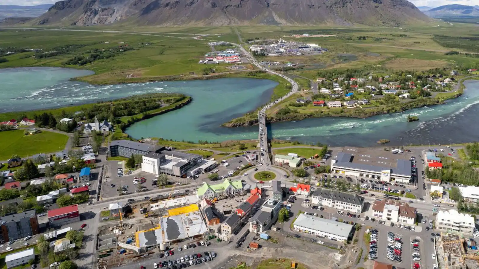 Þrír hand­teknir eftir á­tök í heima­húsi - Vísir