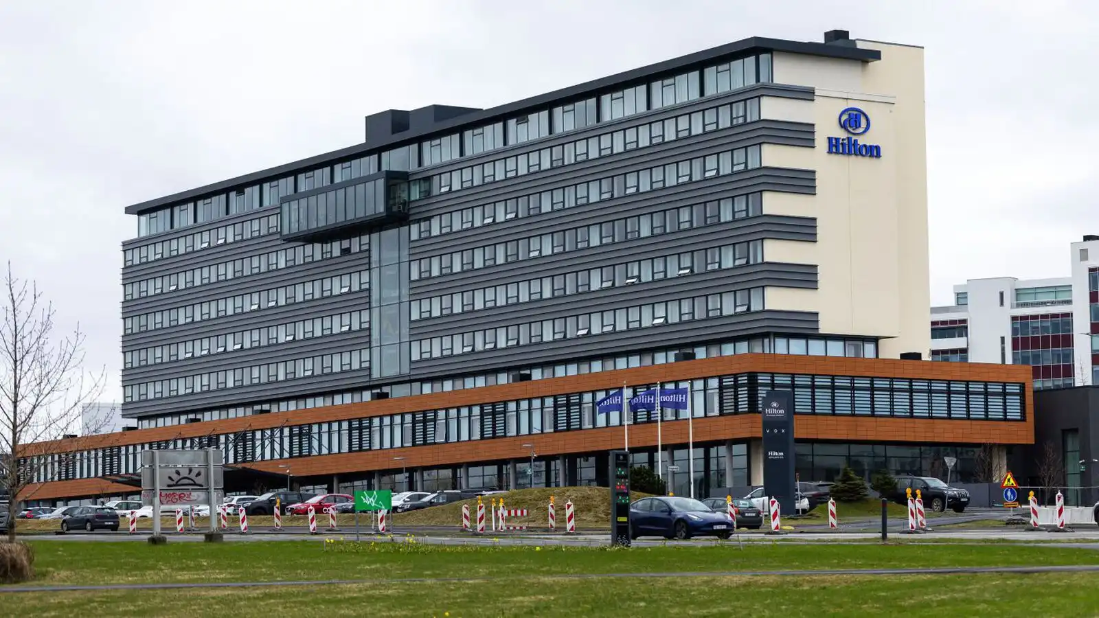 Þrjú hundruð sagt upp hjá Berjaya - Vísir