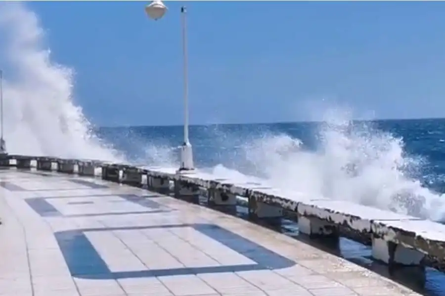 THURSDAY WEATHER: Strong winds and 30°C heat continue across the Canary Islands