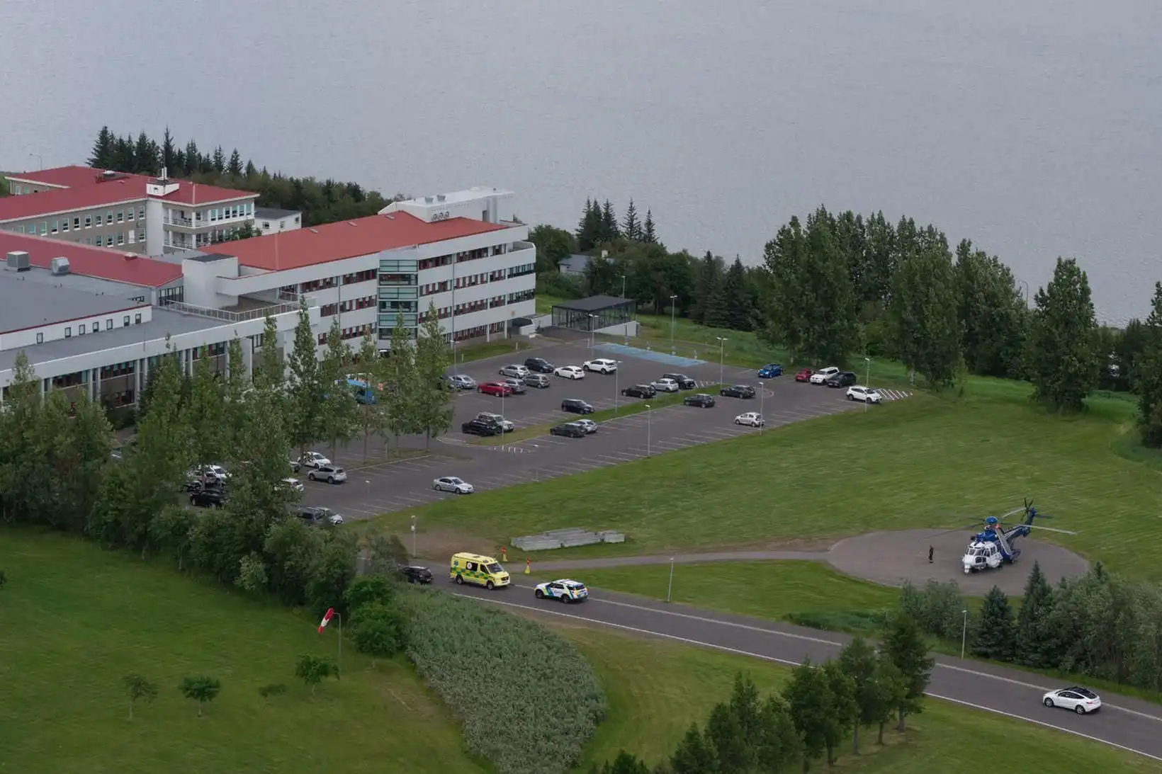Þyrlan flutti slasaðan mann úr Glerárdal - MBL.IS