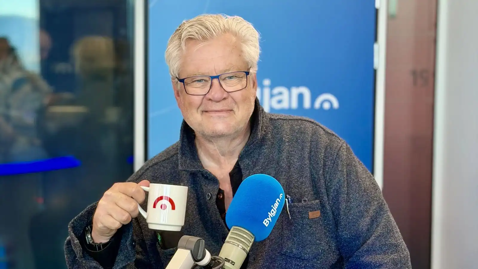Til­búinn í um­ræður um hlaðvörpin en af­dráttar­laus varðandi Rás 2 - Vísir