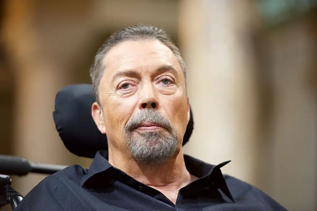 Tim Curry látinn
