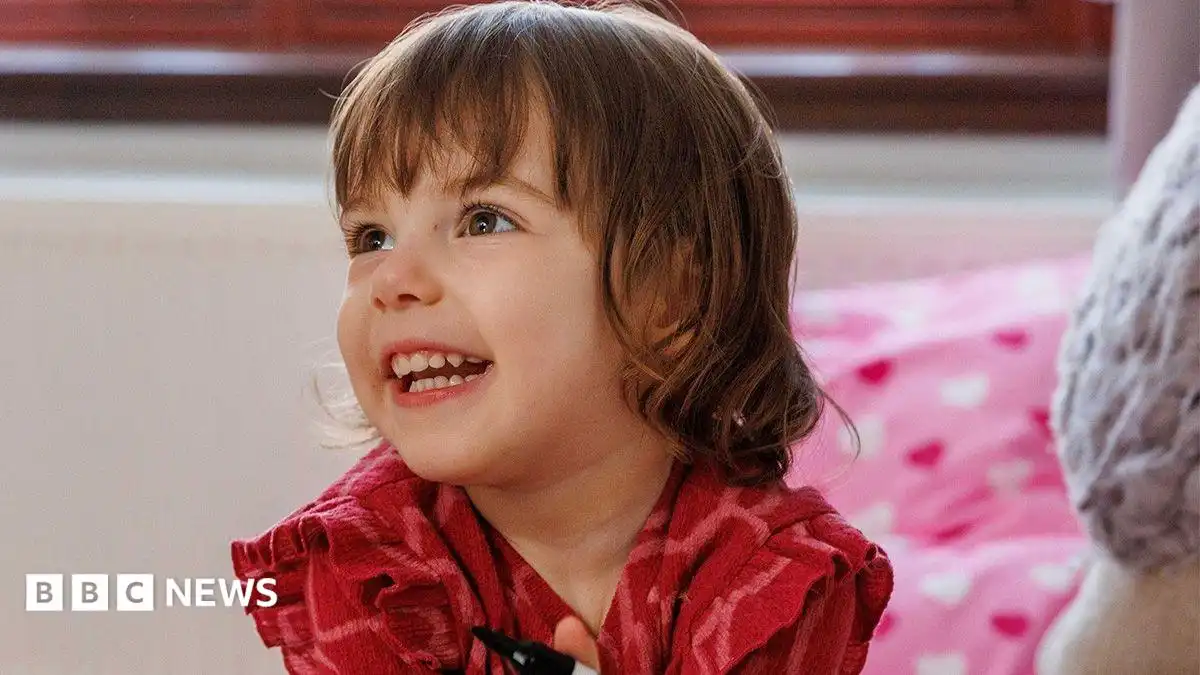 Toddler with sun allergy can now play in daylight thanks to UV film