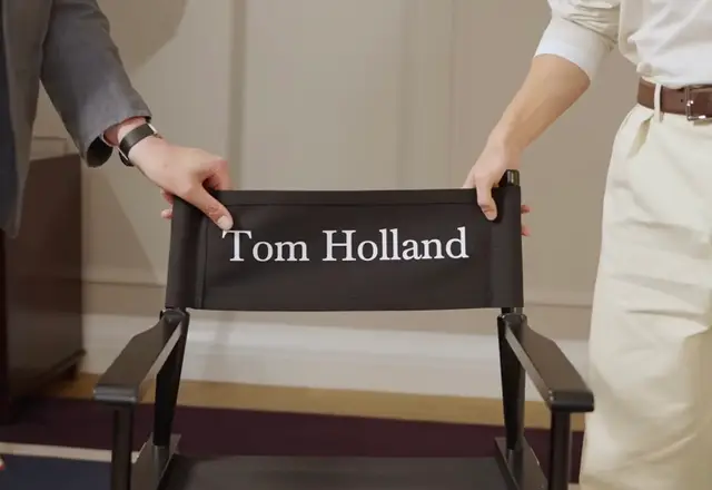 Tom Holland biður Tom Holland afsökunar