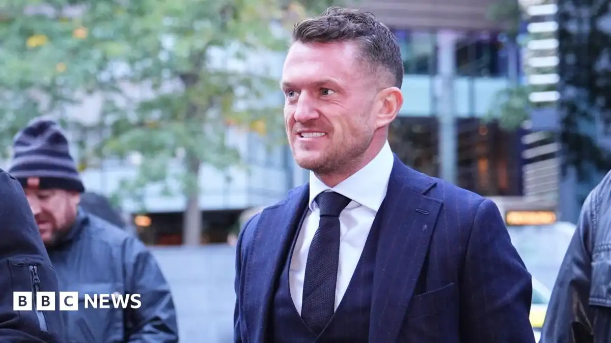 Tommy Robinson hired detectives to find Daily Mail journalists, court told