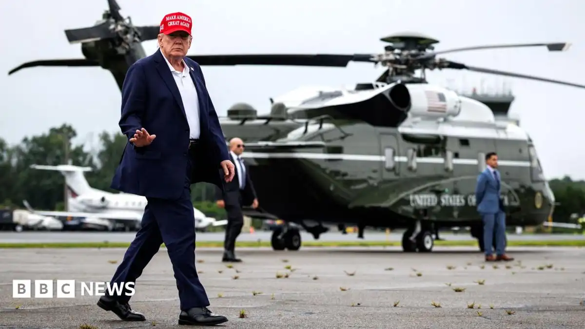 Trump threatens to bomb US ally Oman if it 'gets in the way' over Iran deal