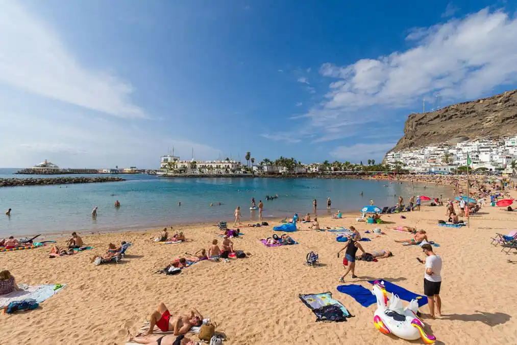 TUESDAY WEATHER: Cloud, sunshine and warm temperatures across the Canary Islands