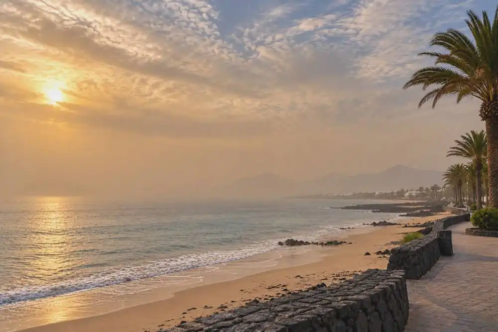 TUESDAY WEATHER: Intense haze as calima continues across the Canary Islands
