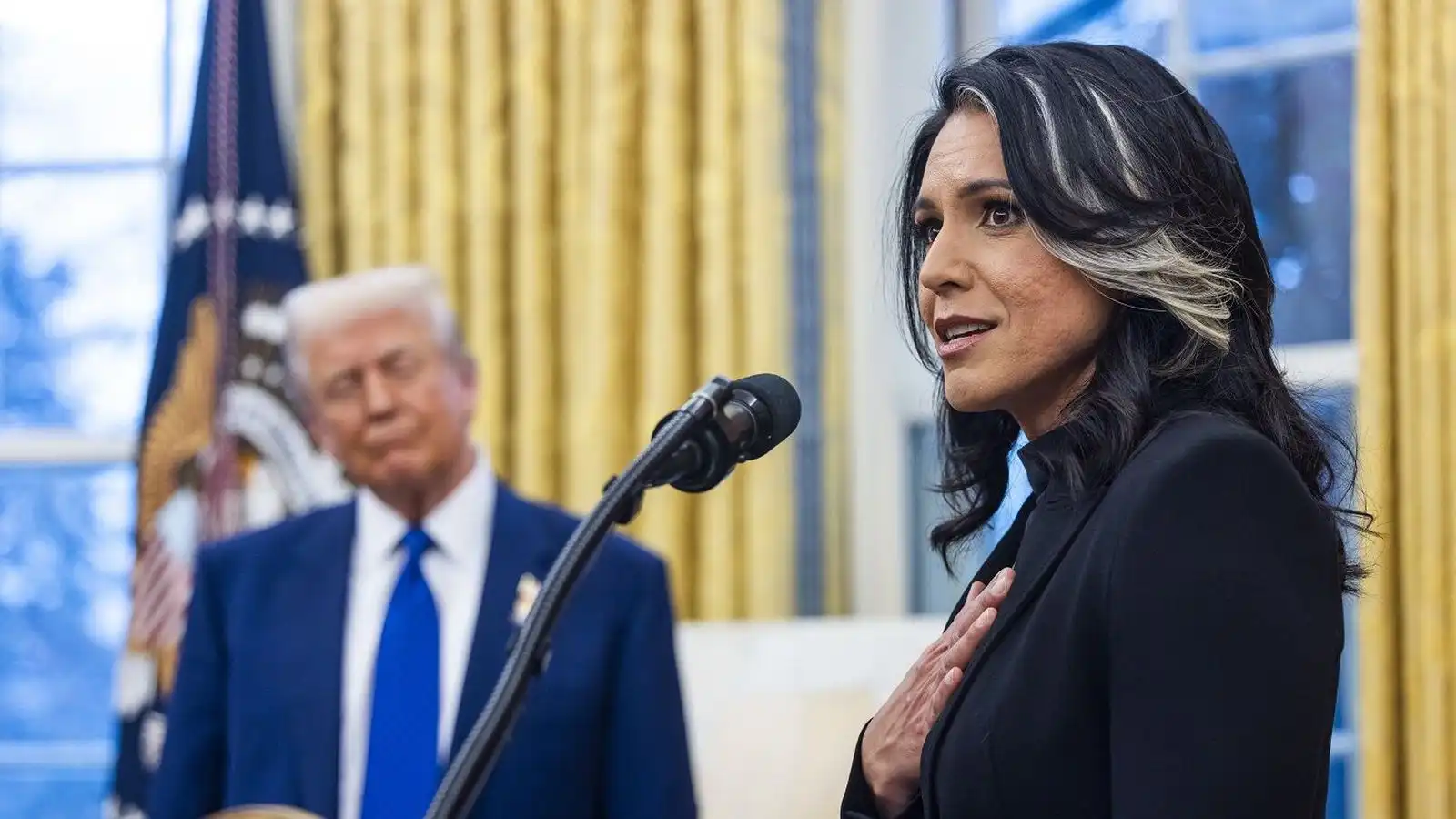 Tulsi Gabbard lætur af em­bætti - Vísir