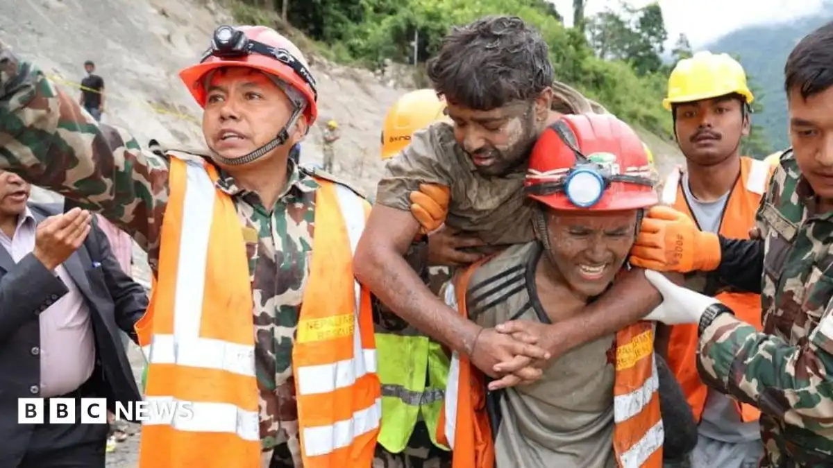 Tunnel rescues bring hope that more flood survivors will be found