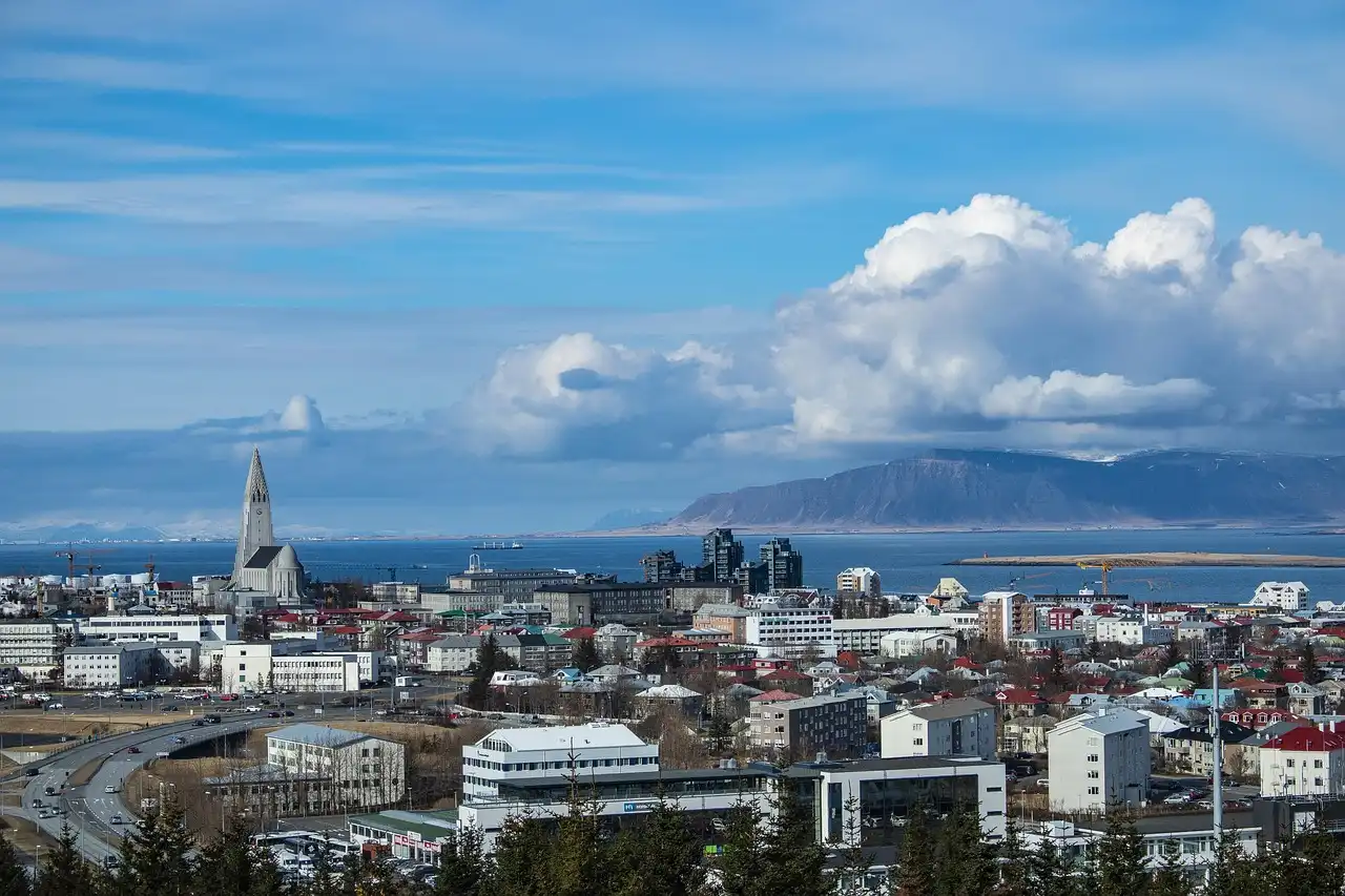 Tveir af hverjum þremur á fjárhagsaðstoð í Reykjavík eru útlendingar - DV