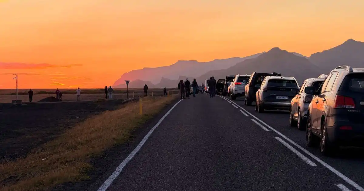 Tveir alvarlega slasaðir eftir þriggja bíla árekstur á Suðurlandi