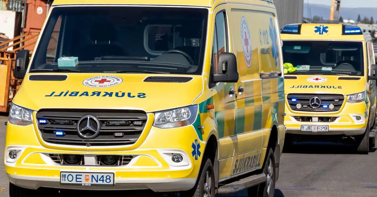 Tveir tveggja bíla árekstrar og veikur maður sóttur á Fimmvörðuháls