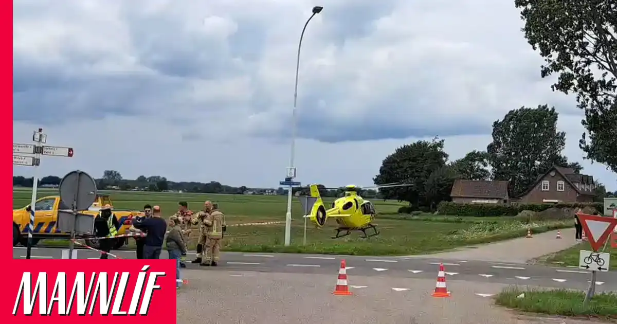 Tvö börn látin eftir að bíll ók á skólahóp