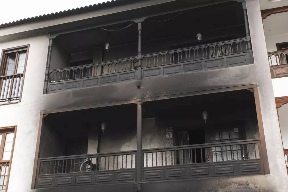 Two of the people in critical condition after apartment fire in Tenerife have died