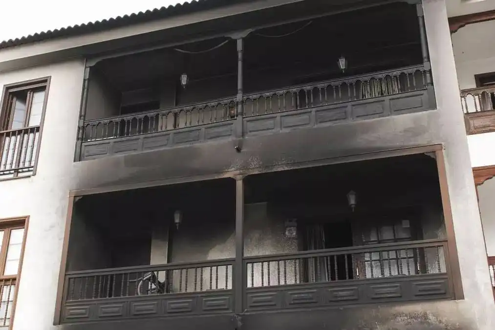 Two of the people in critical condition after apartment fire in Tenerife have died