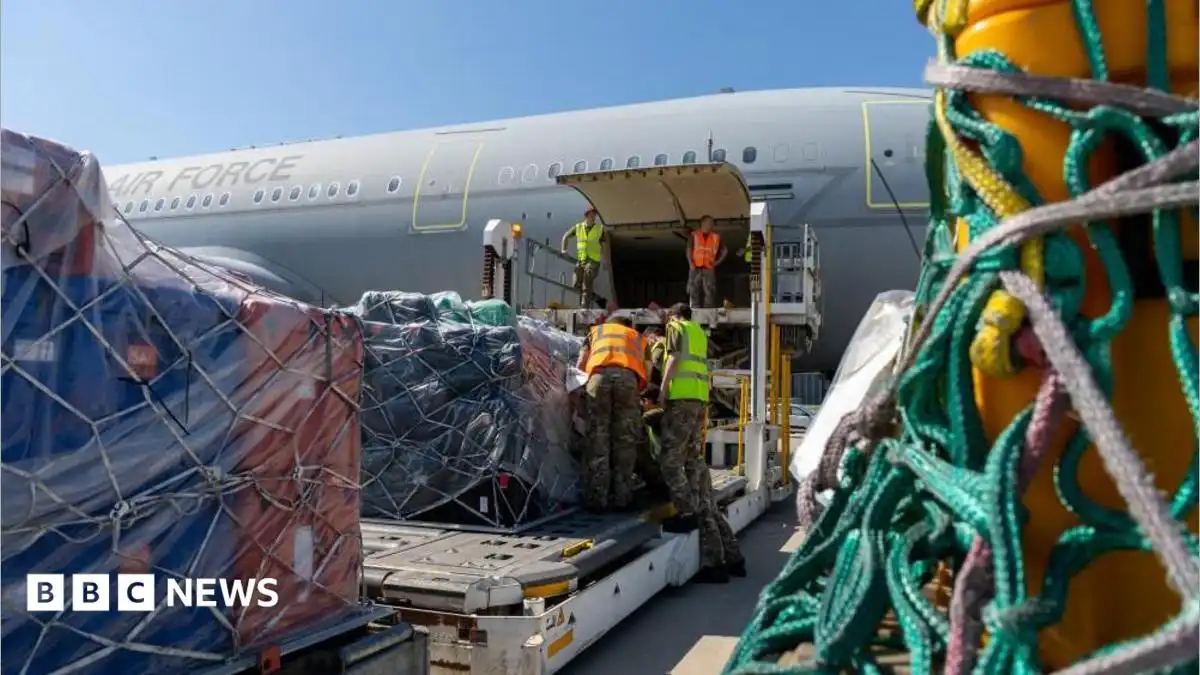 UK search team joins Venezuela earthquake rescue effort