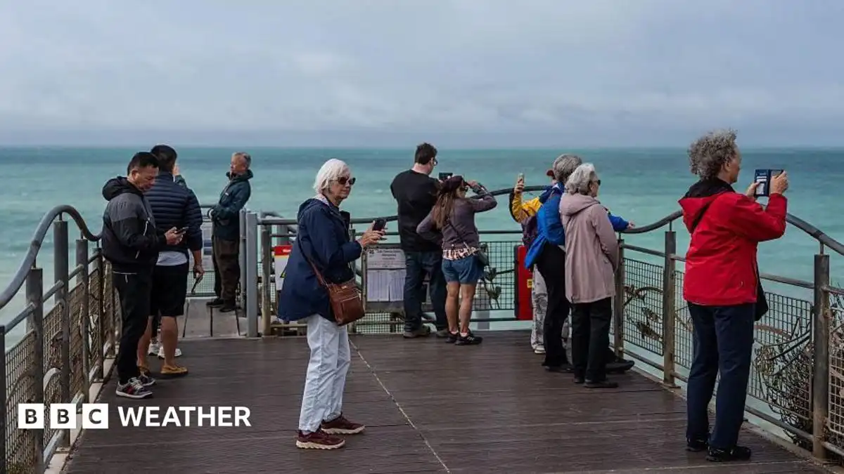 UK set to turn cooler as unsettled weather continues