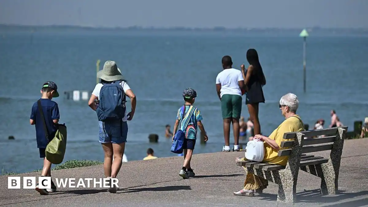 UK summer could be warmer than normal with more heatwaves forecast