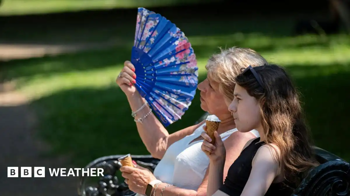 UK temperatures forecast to reach 28C - is a heatwave on the way?
