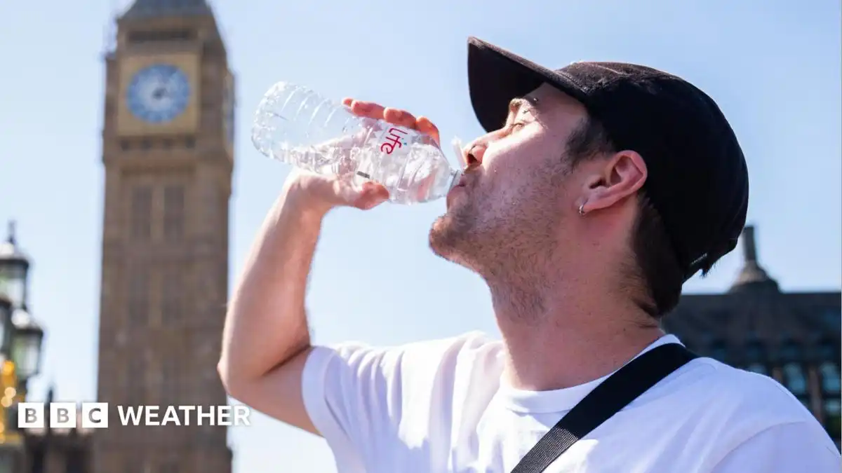 UK weather: Amber extreme heat warning issued as 35C heatwave approaches