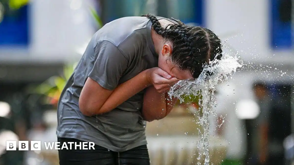 UK Weather: 'Extraordinary' heat health alerts to come into place as record May temperature possible