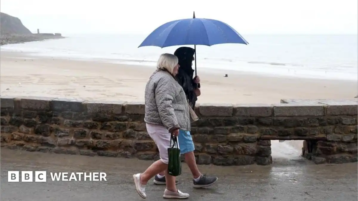 UK weather: Rain continues for UK with risk of flash flooding