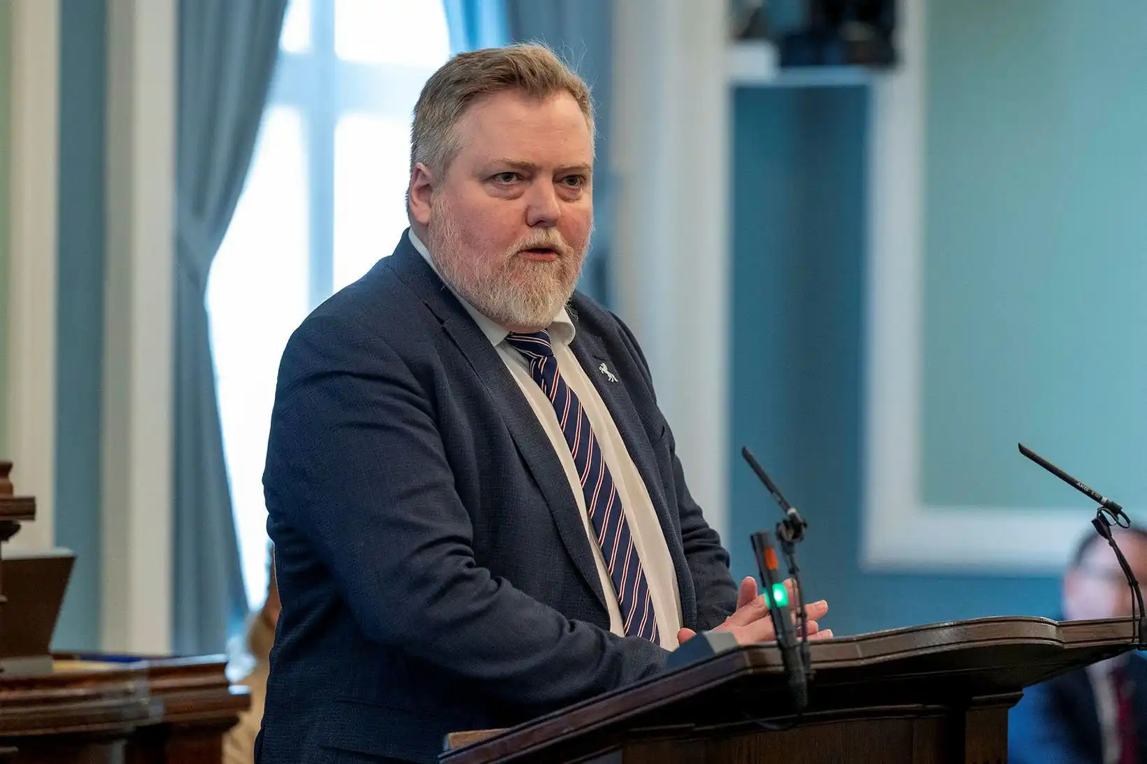 Umræðum um þjóðaratkvæðagreiðsluna framhaldið í dag - MBL.IS