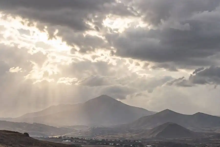 Unstable weather brings high temperatures, thunderstorms and calima to the Canary Islands