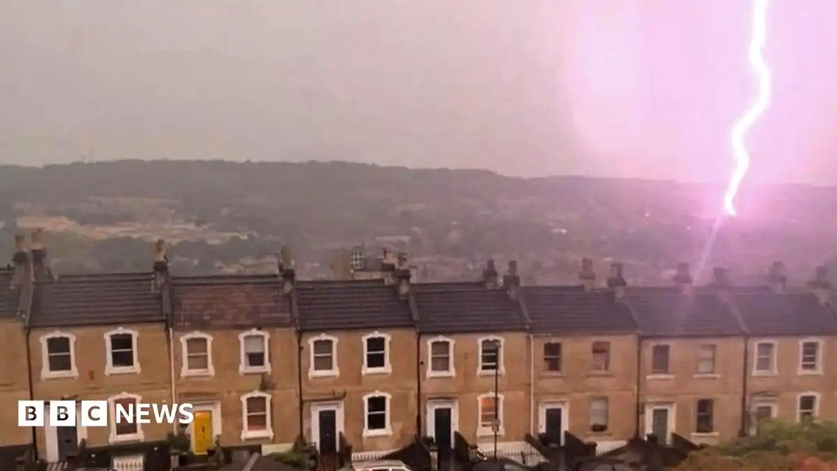 Up to 29,000 lightning strikes light up sky across southern England