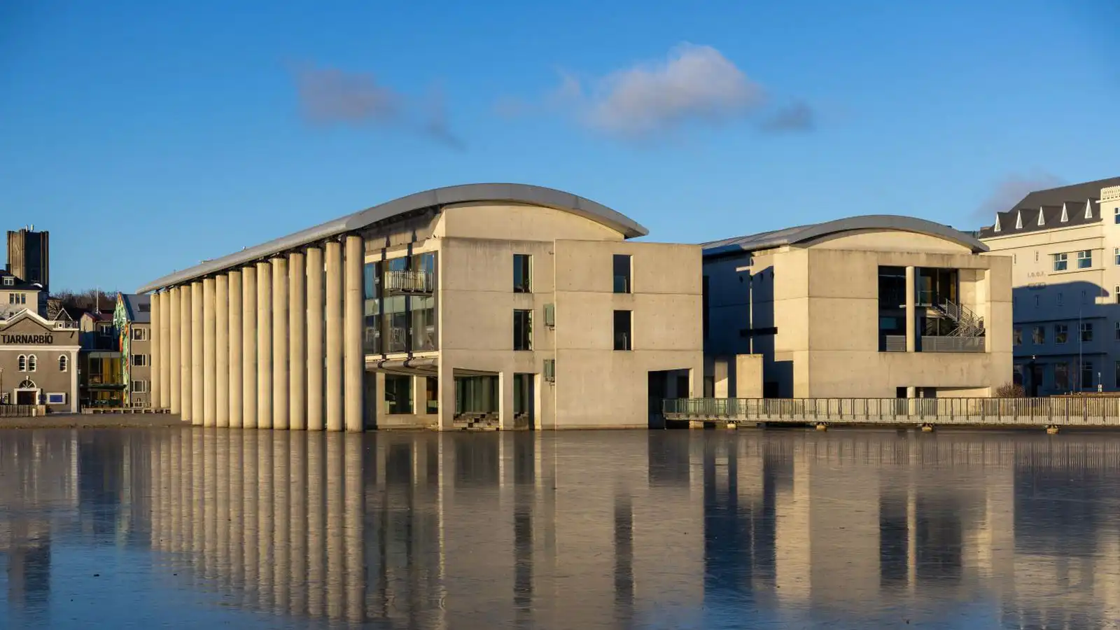 Upp­sagnirnar hafi líka á­hrif á þá sem eftir verða - Vísir