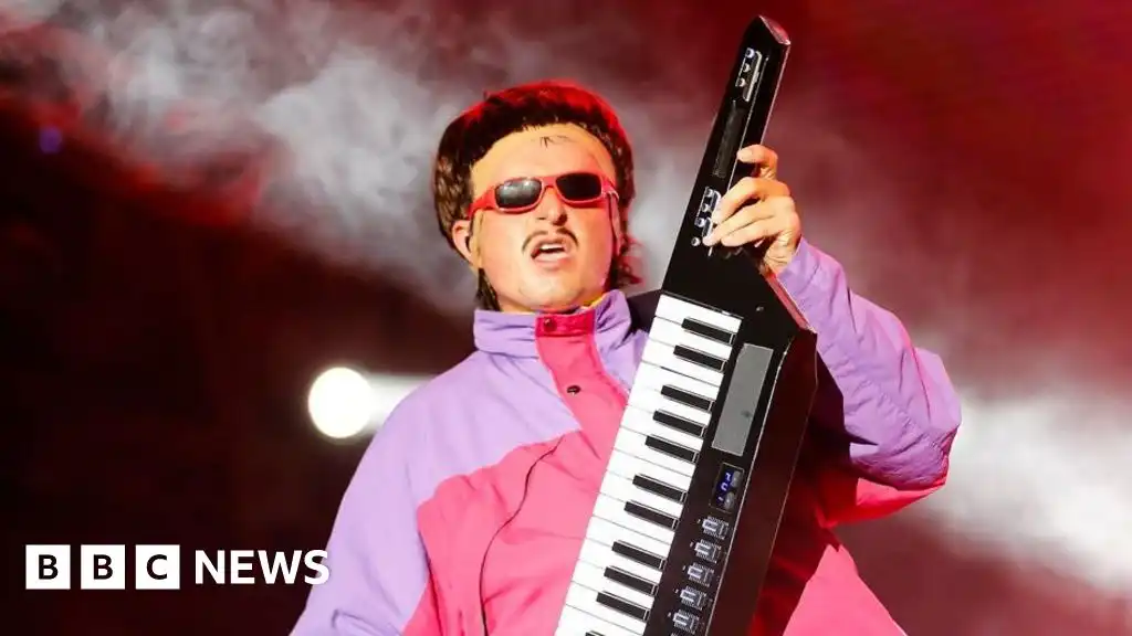 US singer-songwriter Oliver Tree dies in helicopter collision in Brazil