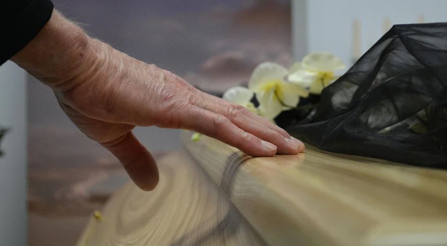 Útfararstjóri handtekinn – Þóttist vera ekkja og stal miklum verðmætum úr dánarbúi