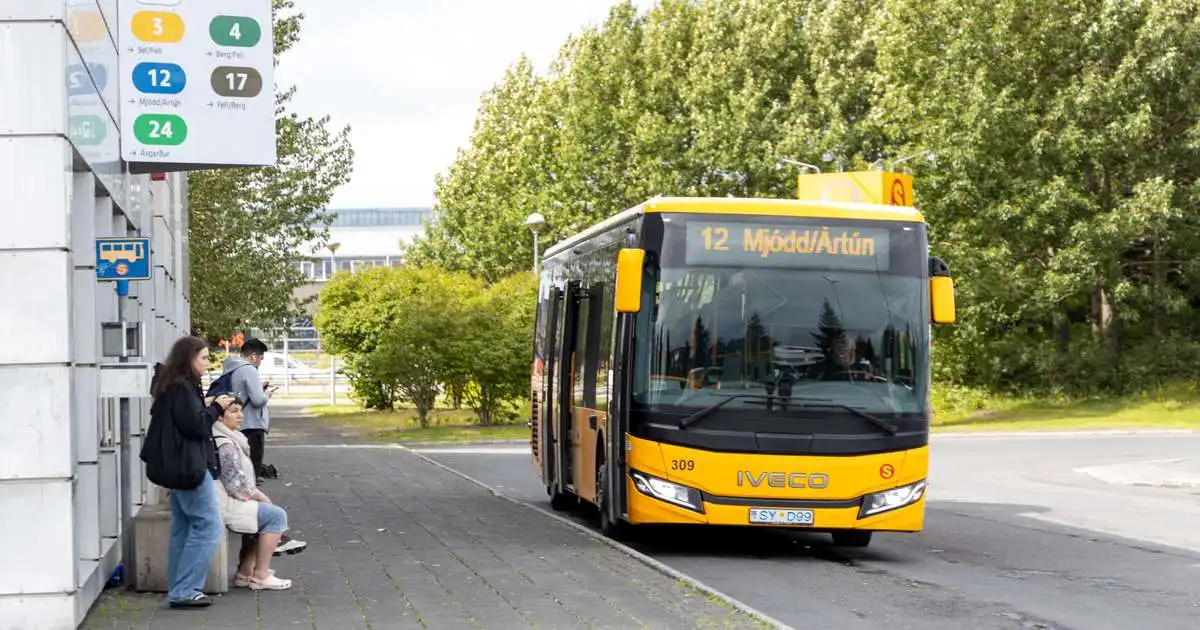 Útkall vegna óbilgjarnrar eplaætu í strætó
