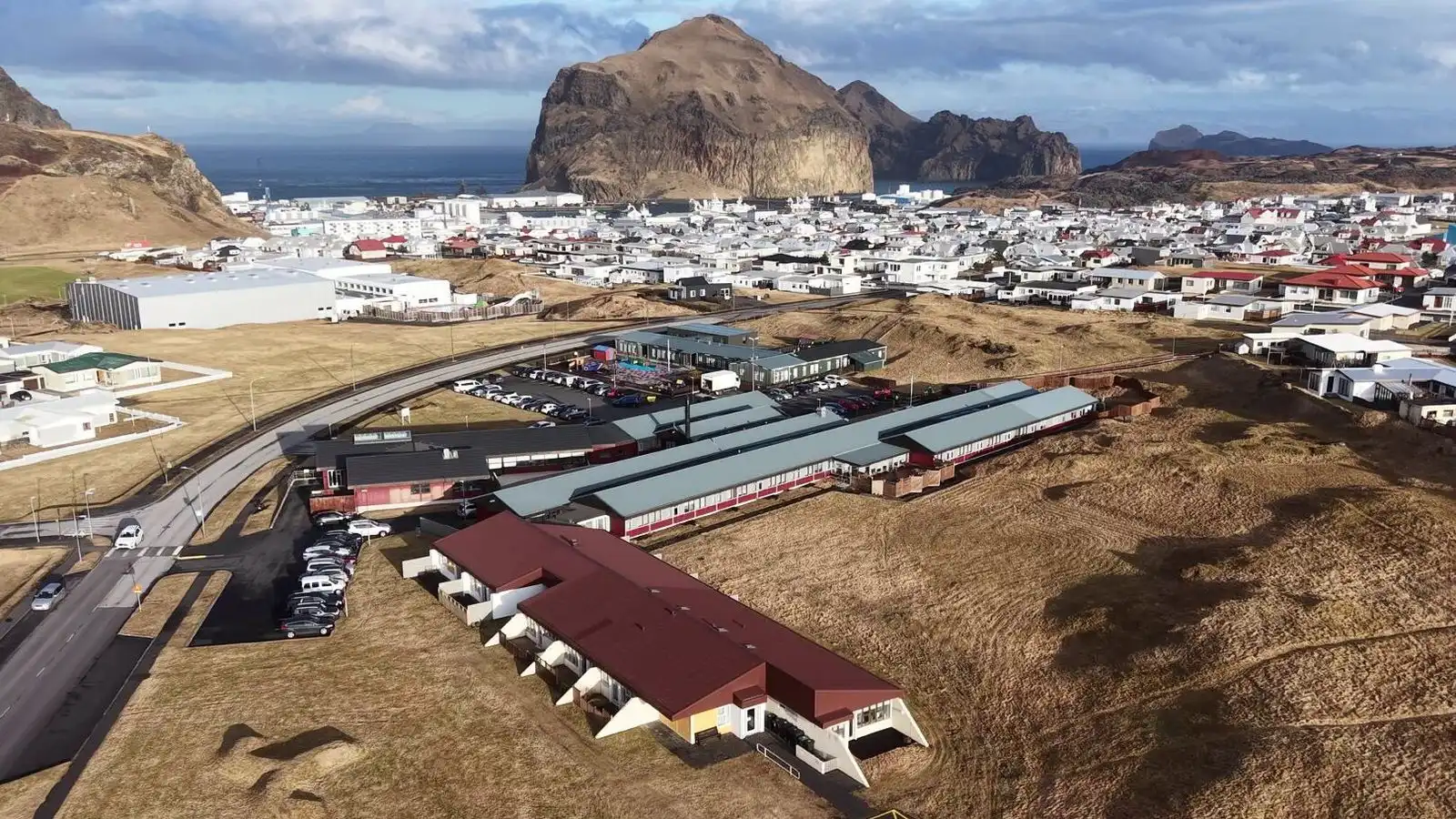 Út­tekt land­læknis á Hraunbúðum: Fagmenntað starfs­fólk langt undir lág­marks­við­miðum - Vísir