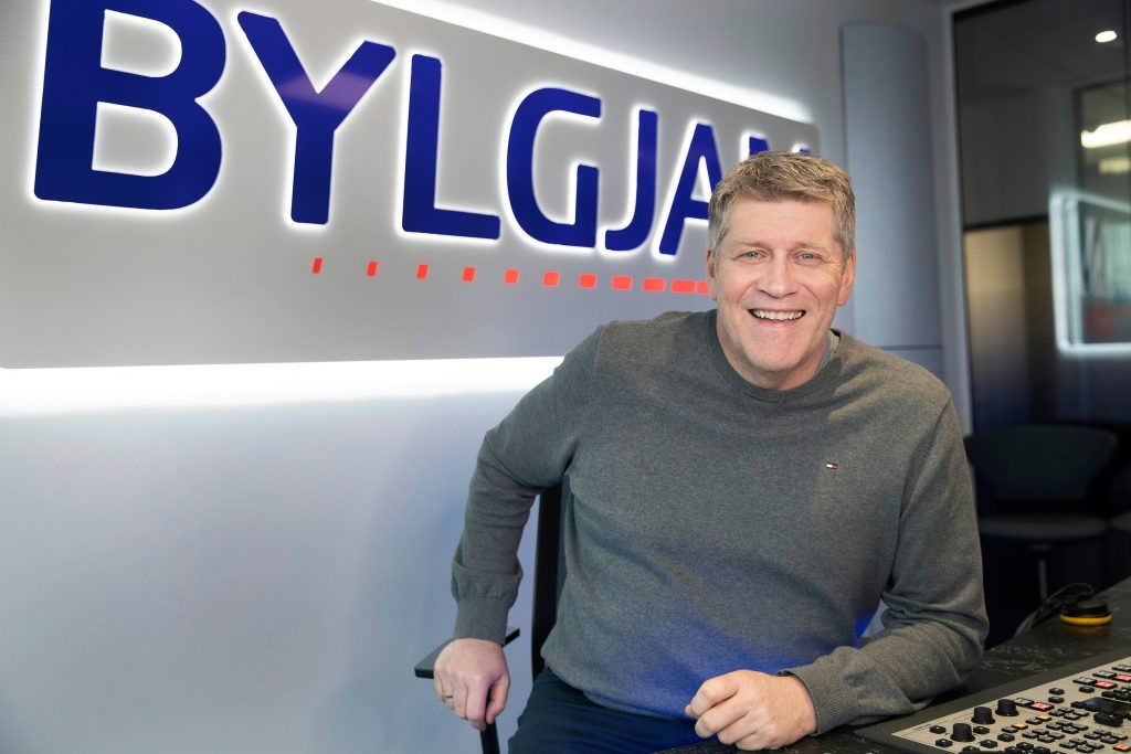 Útvarpsstjarna í framboð - DV