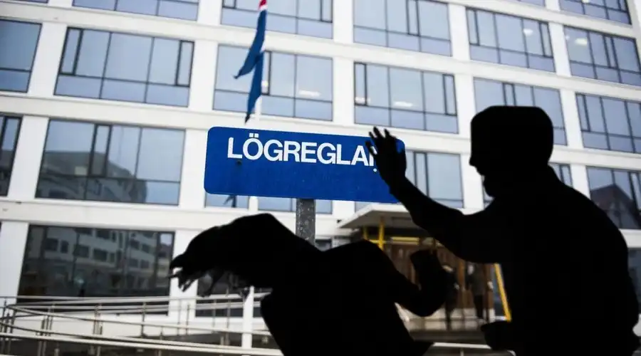 Vafamál hvort lögreglan mátti fara inn í hús vegna gruns um heimilisofbeldi