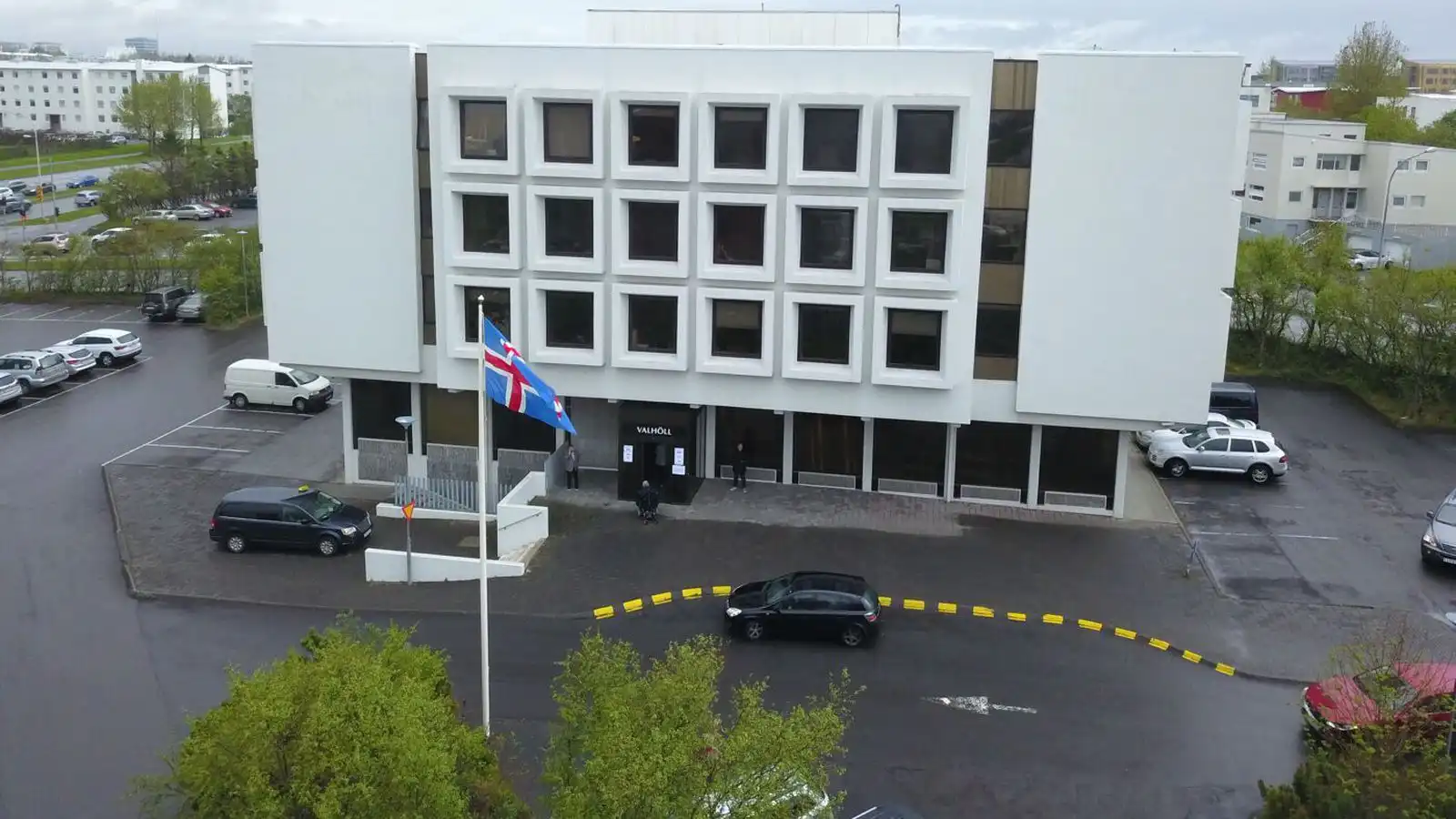 Val­höll skrefi nær því að verða níu­tíu her­bergja hótel - Vísir